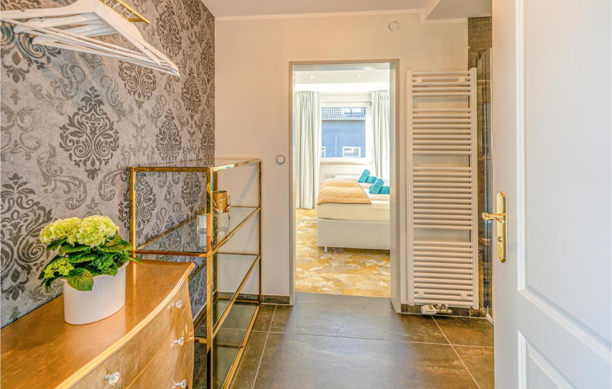 Stunning apartment in Mettmann with WiFi&2 Bedrooms Buitenkant foto